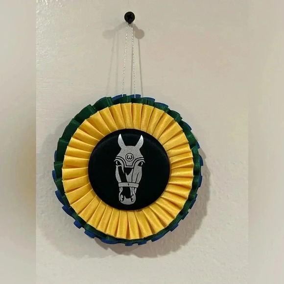 Equestrian Horse Head Ribbon Ornament - Picture 1 of 4